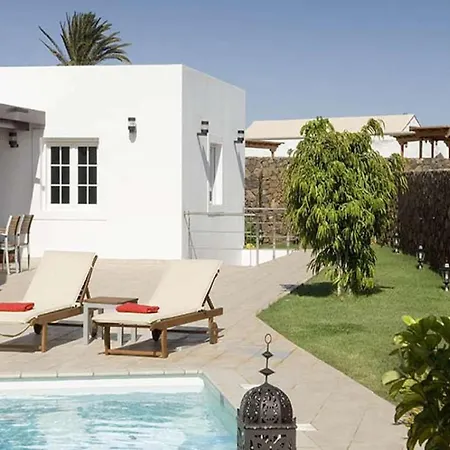 Villa Puerto Del Carmen Sleeps 6 Pool Wifi